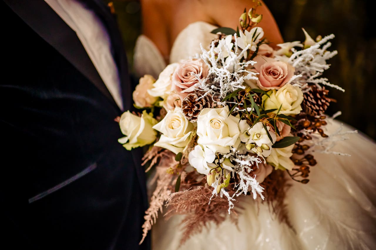 Morgane & Yannick - Chateau Bayard - wedding photographer Belgium - wedding bouquet