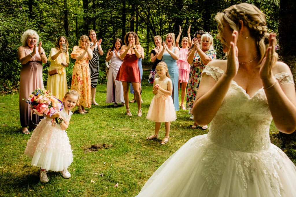 Intiem trouwen: waarom micro weddings steeds populairder worden - Trouwfotograaf